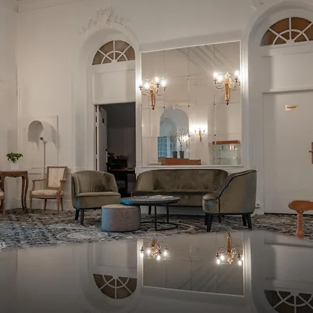 Le Royal Promenade Des Hotel 3*