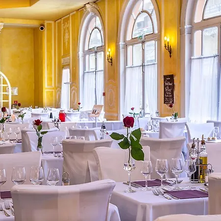 Le Royal Promenade Des Hotel 3*