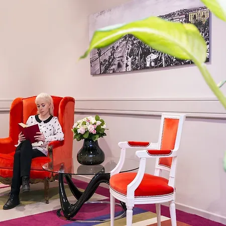 Le Royal Promenade Des Hotel
