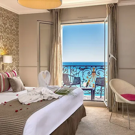 Hotel Le Royal Promenade Des 3*
